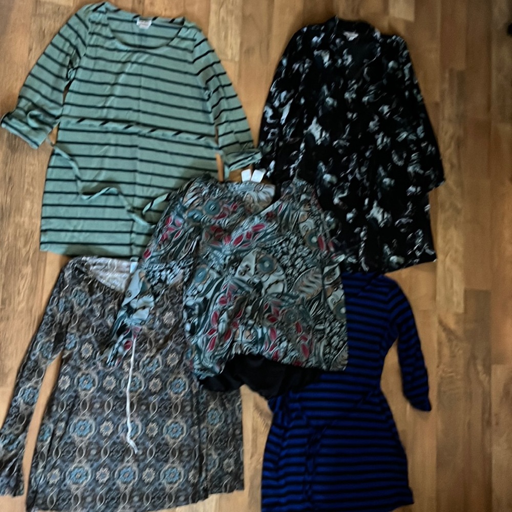 Bundle of Maternity Shirts size Medium